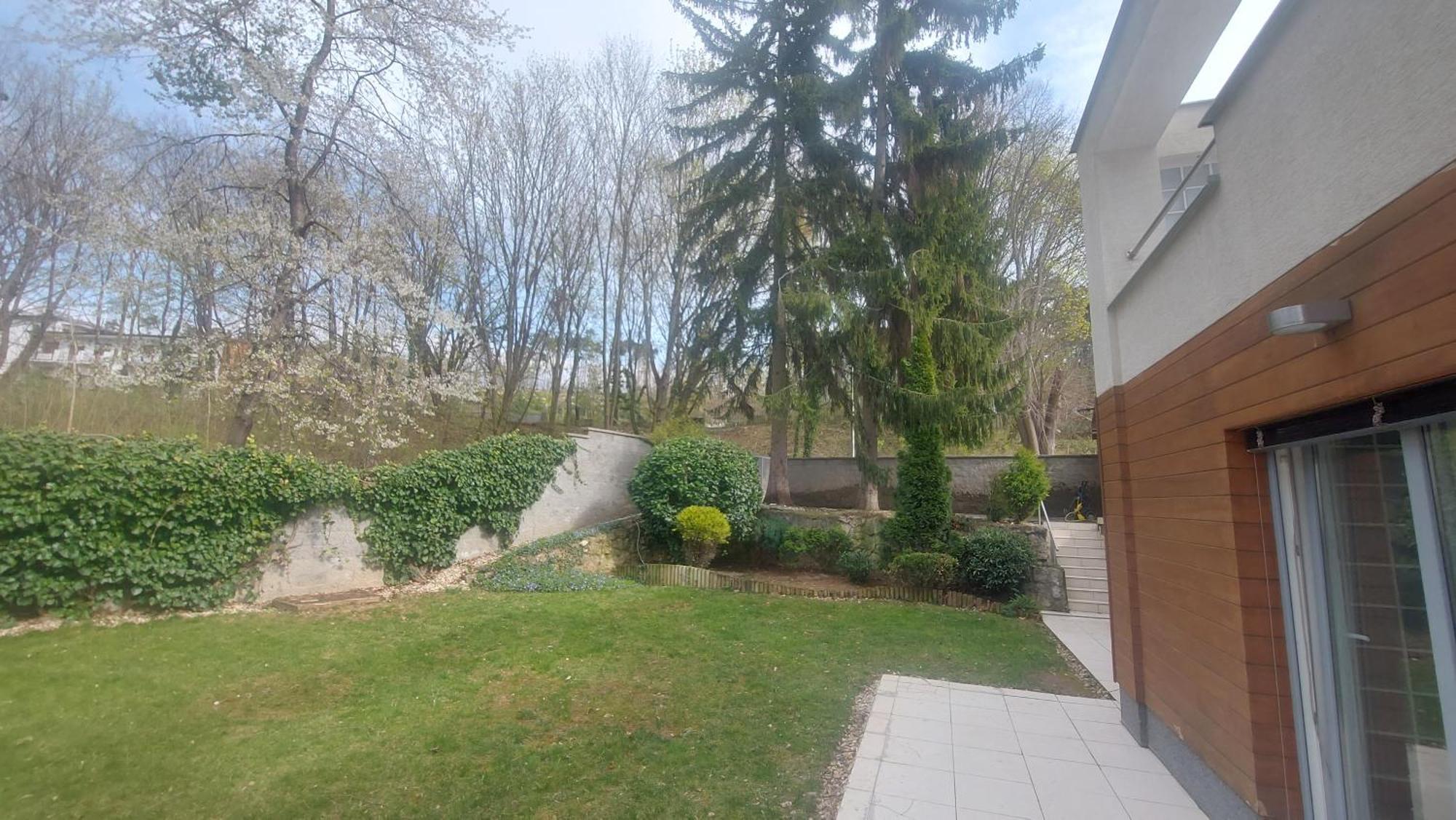 Villa Dom Na Cervenej Vezi Banka Esterno foto
